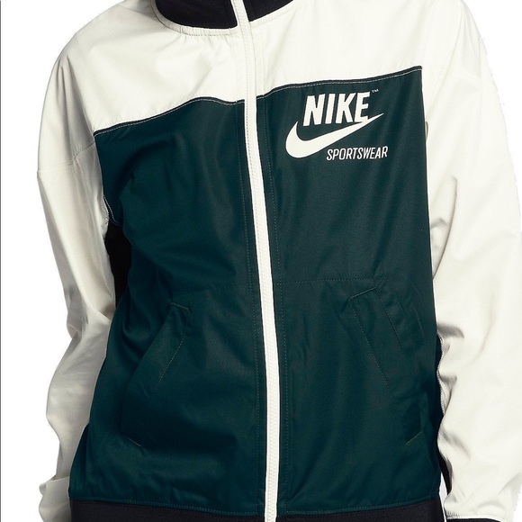 Nike jacket - Picture 2 of 7